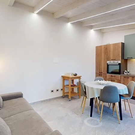 Lungarini Holiday home *